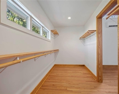 1008 Courtenay Drive Ne - Photo Thumbnail 29