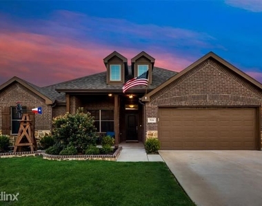 516 R Longhorn Lane - Photo Thumbnail 0