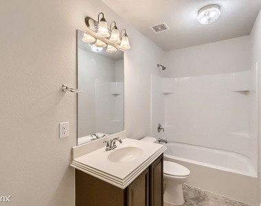 1307 Hidden Valley Dr Unit - Photo Thumbnail 14