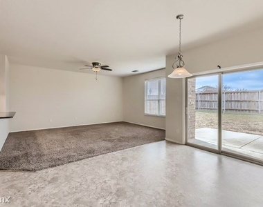 1307 Hidden Valley Dr Unit - Photo Thumbnail 7