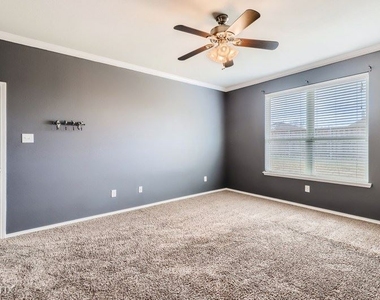 1307 Hidden Valley Dr Unit - Photo Thumbnail 9