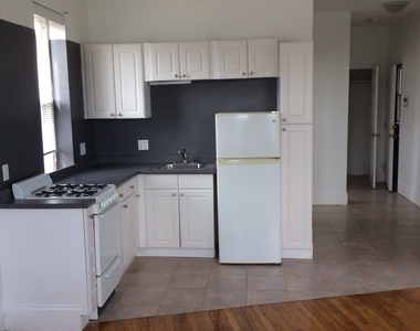 151 Park Dr Apt 11g - Photo Thumbnail 1