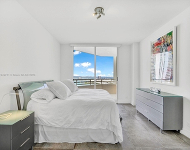 888 Brickell Key Dr - Photo Thumbnail 26