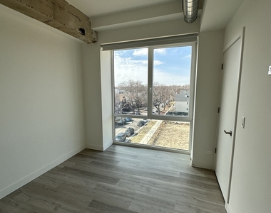 5700 N Ashland Avenue - Photo Thumbnail 8