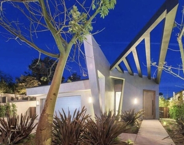 2084 Vine St - Photo Thumbnail 8
