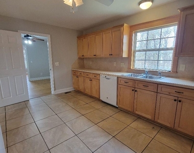 2820 Bellhaven Circle - Photo Thumbnail 2