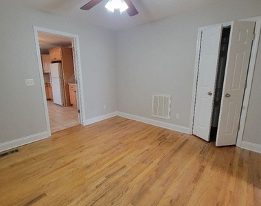 2820 Bellhaven Circle - Photo Thumbnail 9