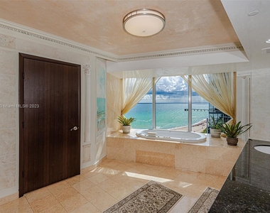 17201 Collins Ave - Photo Thumbnail 25