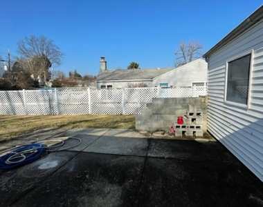 1320 E Pine St - Photo Thumbnail 16