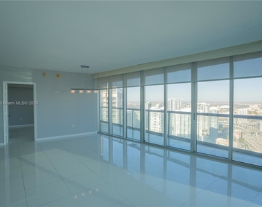 465 Brickell Ave Apt 4802 - Photo Thumbnail 9