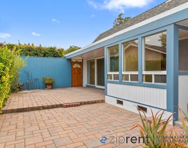 731 Iris Avenue - Photo Thumbnail 3