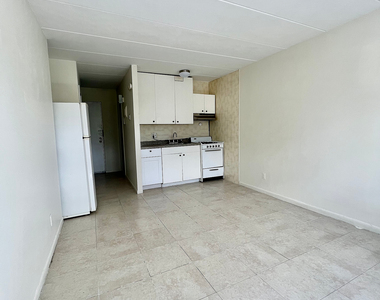 76-17 47 Avenue - Photo Thumbnail 3
