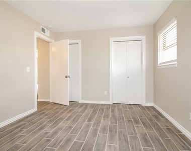 4909 Michael Place - Photo Thumbnail 6