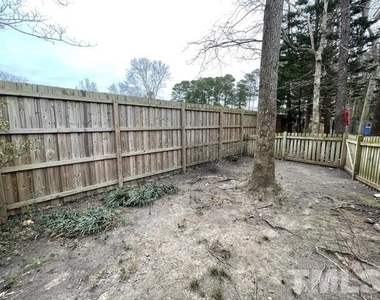 1017 Bren Arbor Ct - Photo Thumbnail 24