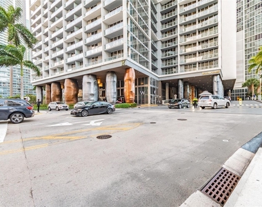 495 Brickell Ave - Photo Thumbnail 36