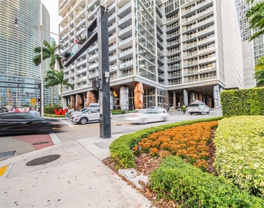 495 Brickell Ave - Photo Thumbnail 35