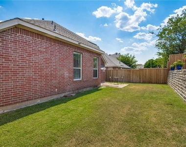 8412 Ontario Drive - Photo Thumbnail 2