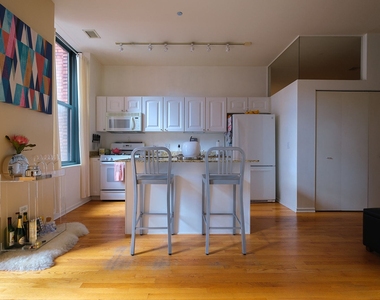 208 W Washington Street - Photo Thumbnail 2