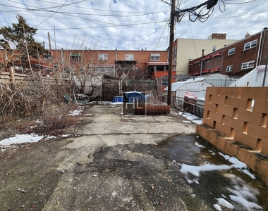 1226 Rosedale Avenue - Photo Thumbnail 7