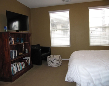 16925 Vasquez Way - Photo Thumbnail 10