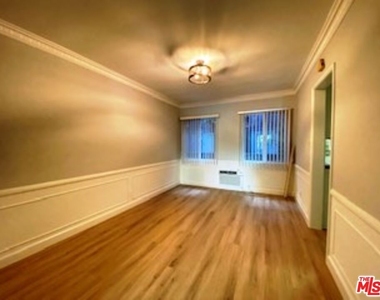 10408 Ilona Ave - Photo Thumbnail 4