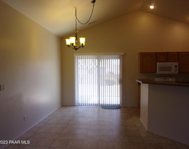 5829 N Gallery Lane - Photo Thumbnail 3