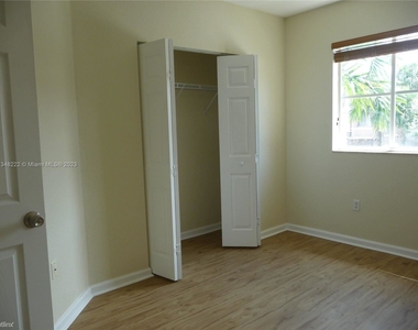 2642 Sw 82nd Ave # 102 - Photo Thumbnail 2