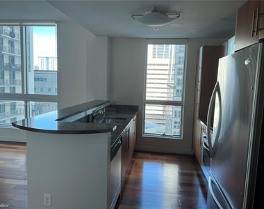 300 S Biscayne Blvd Apt 1601 - Photo Thumbnail 6