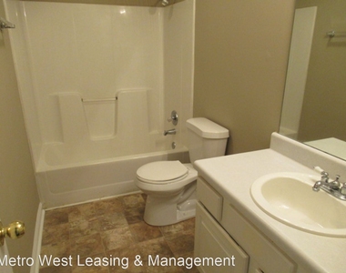 2325 Shady Grove Rd Unit B - Photo Thumbnail 11