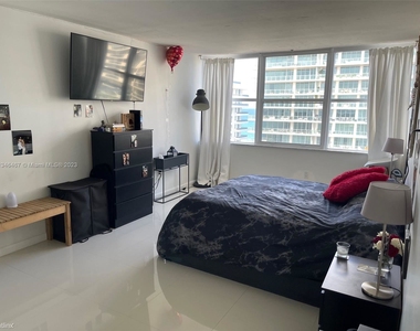 5750 Collins Ave Apt 15h - Photo Thumbnail 7