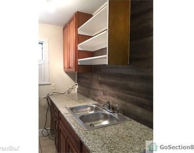 2417 Rosedale St - Photo Thumbnail 3