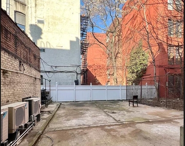 435 Dekalb Avenue - Photo Thumbnail 2