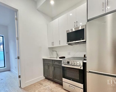 435 Dekalb Avenue - Photo Thumbnail 1