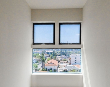 5585 Mildred Street - Photo Thumbnail 10