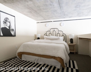 5585 Mildred Street - Photo Thumbnail 2