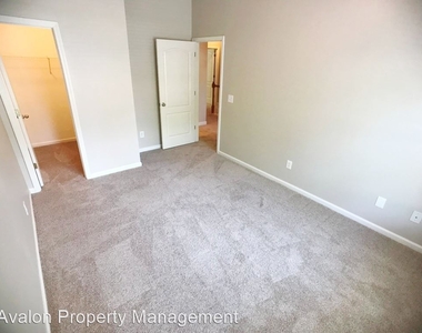 1239 Harris Commons Place - Photo Thumbnail 23