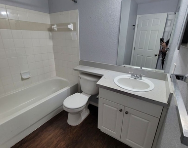 5904 Willow Ridge Dr., Apt. 202 - Photo Thumbnail 26