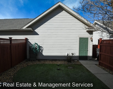 2241 Valentia Street - Photo Thumbnail 6