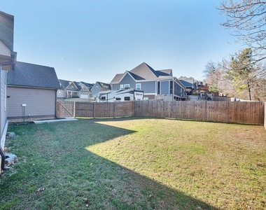 8052 Burgundy Cir - Photo Thumbnail 33