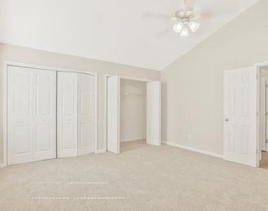 2505 Desiree Way - Photo Thumbnail 15