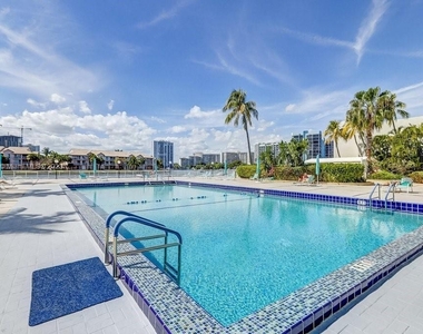 3800 S Ocean Dr - Photo Thumbnail 11