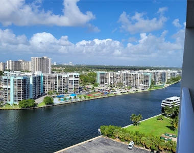 3800 S Ocean Dr - Photo Thumbnail 9