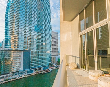 465 Brickell Ave - Photo Thumbnail 26