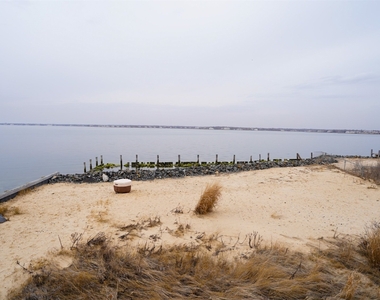 352 Dune Road - Photo Thumbnail 5