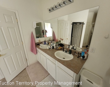 9156 S. Whispering Pine Dr - Photo Thumbnail 16