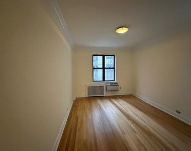 235 East 46th Street - Photo Thumbnail 6