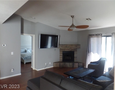 2635 South Durango Drive - Photo Thumbnail 41