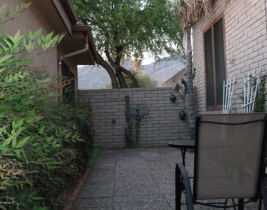 5602 N Camino Del Sol - Photo Thumbnail 23