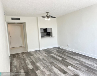 9470 Live Oak Pl - Photo Thumbnail 6