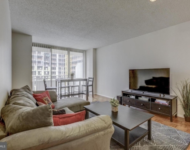 4801 Fairmont Ave #811 - Photo Thumbnail 3